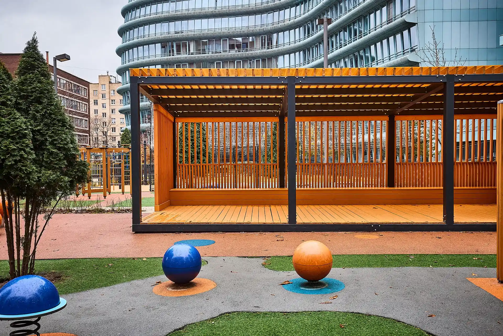 MySadik Снаружи